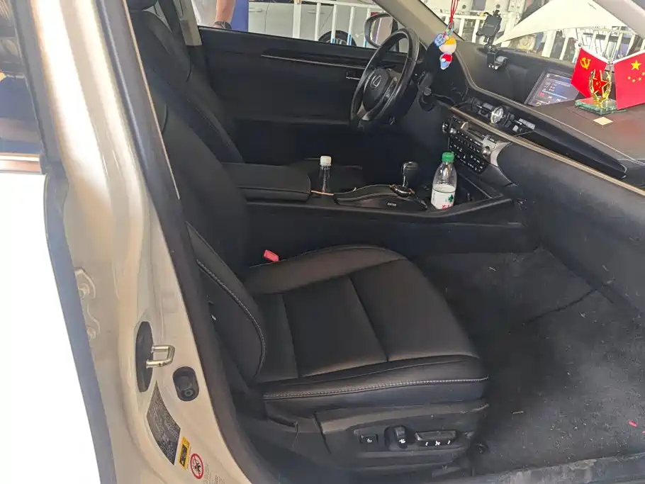 Lexus ES — миниатюра 8