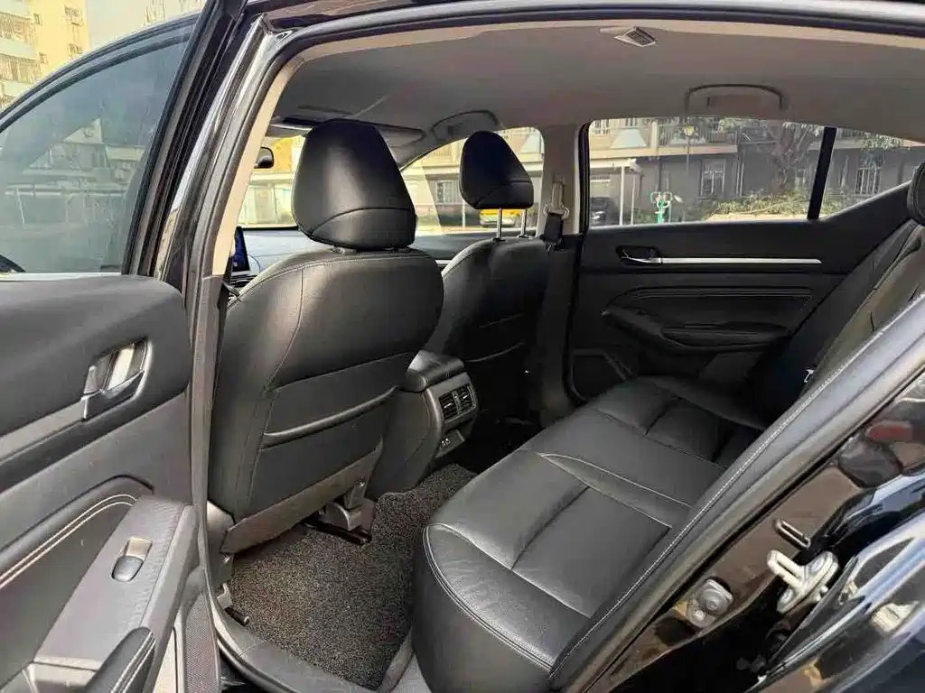 Nissan Teana — миниатюра 6