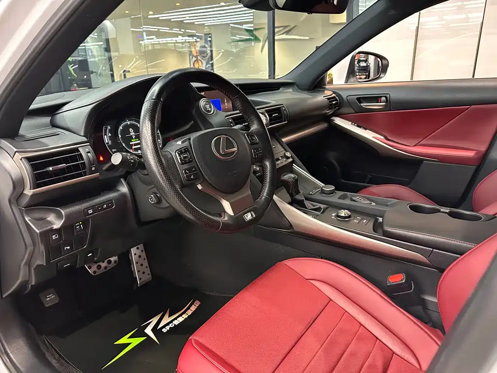 Lexus IS — миниатюра 6