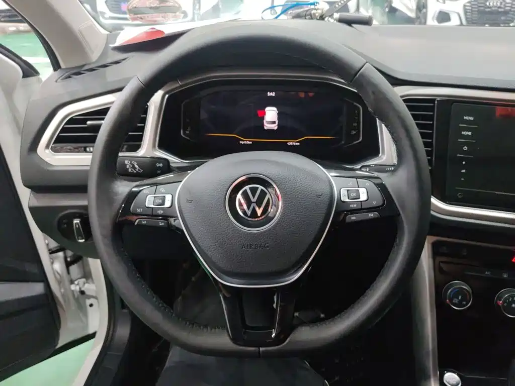Volkswagen T-Roc — миниатюра 4
