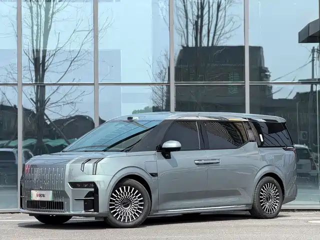 ZEEKR EXTREME KRYPTON 009 2024