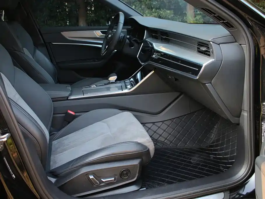Audi A6L 2024 40 TFSI Luxury