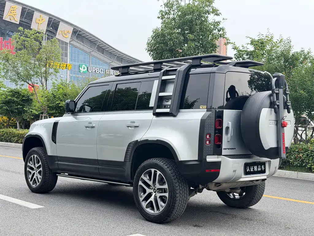 Land Rover Defender — миниатюра 7