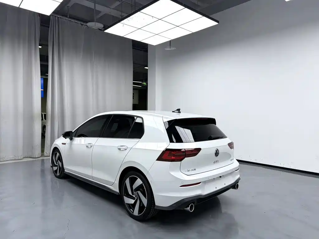 Volkswagen Golf GTI — миниатюра 9