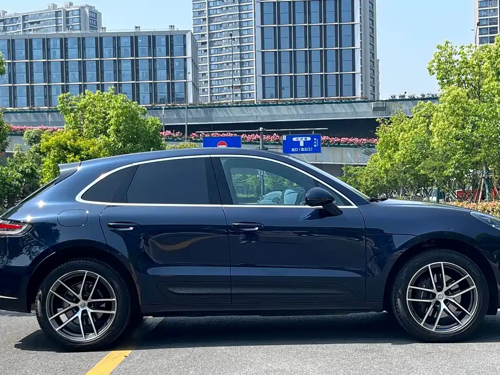 Porsche Macan — миниатюра 2