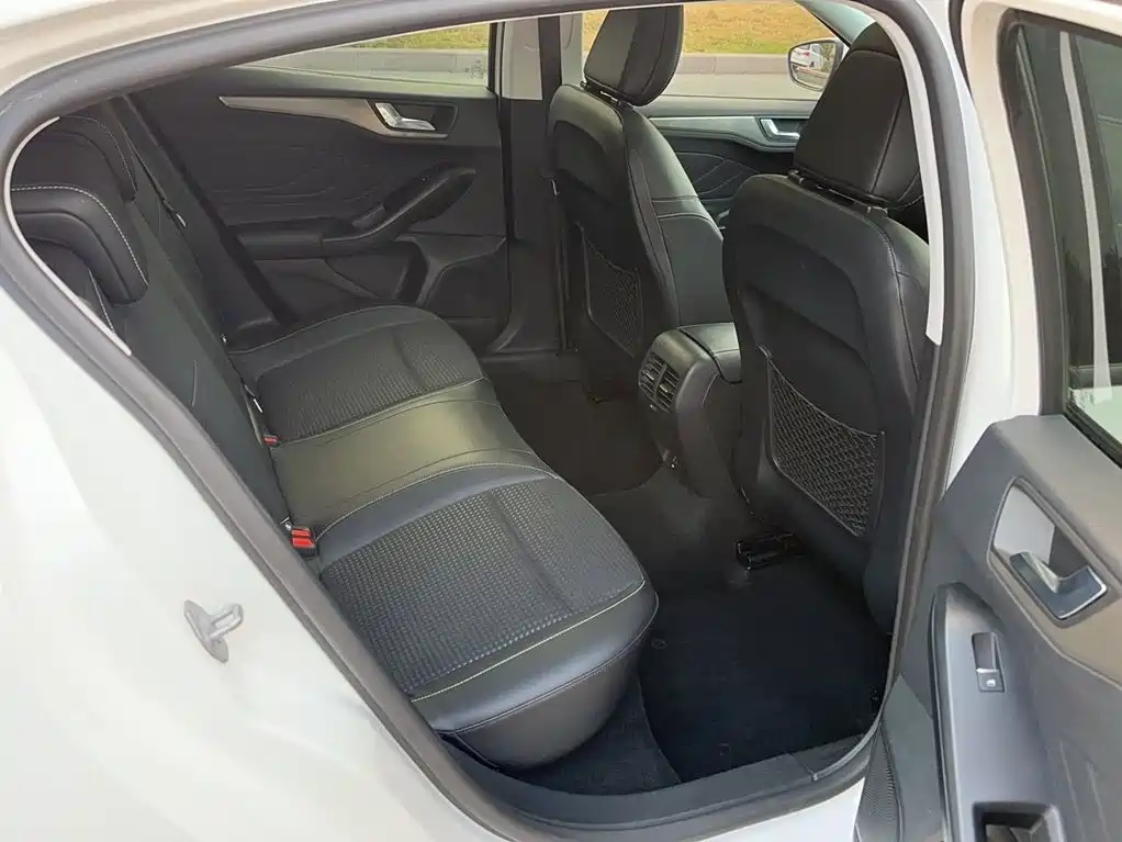 Peugeot 2008 — миниатюра 13