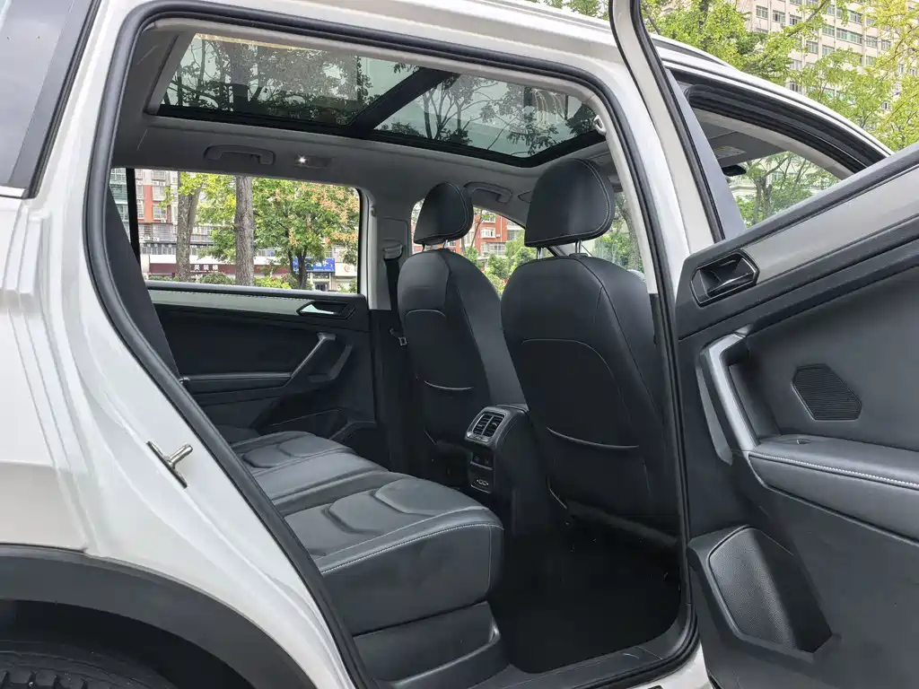 Volkswagen Tiguan L — миниатюра 7