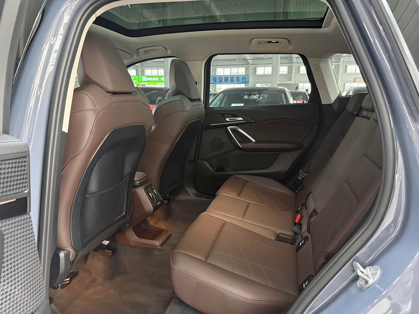 BMW X1 1.5 л 2023 г. Серебристо-серый, пробег 20000 км