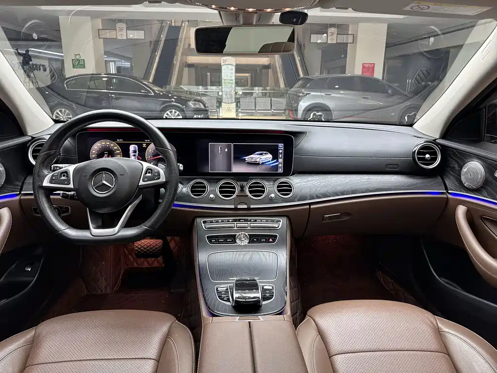 Mercedes-Benz E-Class — миниатюра 11
