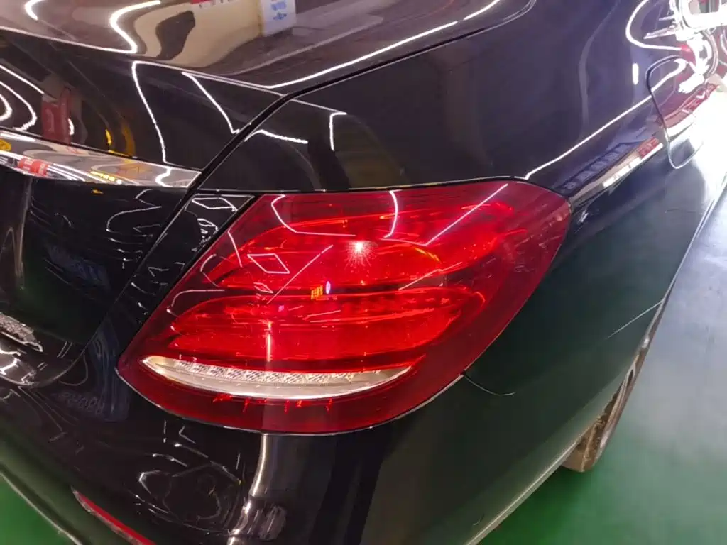 Mercedes-Benz E-Class — миниатюра 8