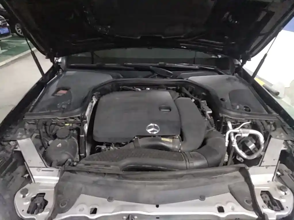 Mercedes-Benz E-Class — миниатюра 20