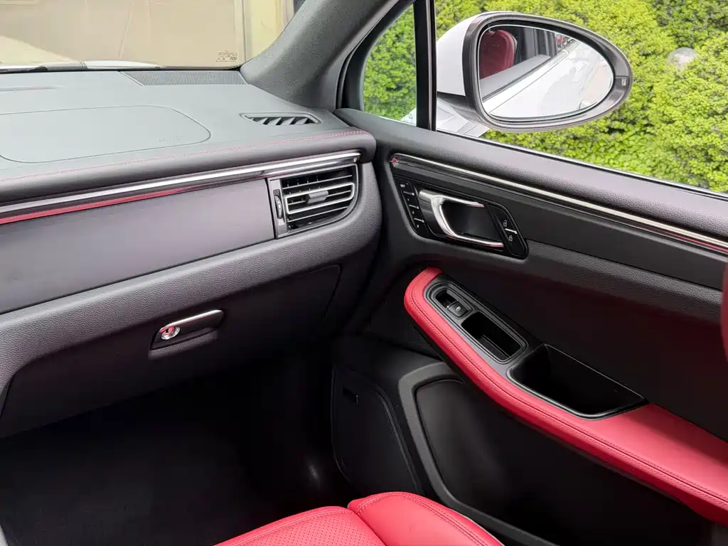 Porsche Macan — миниатюра 8