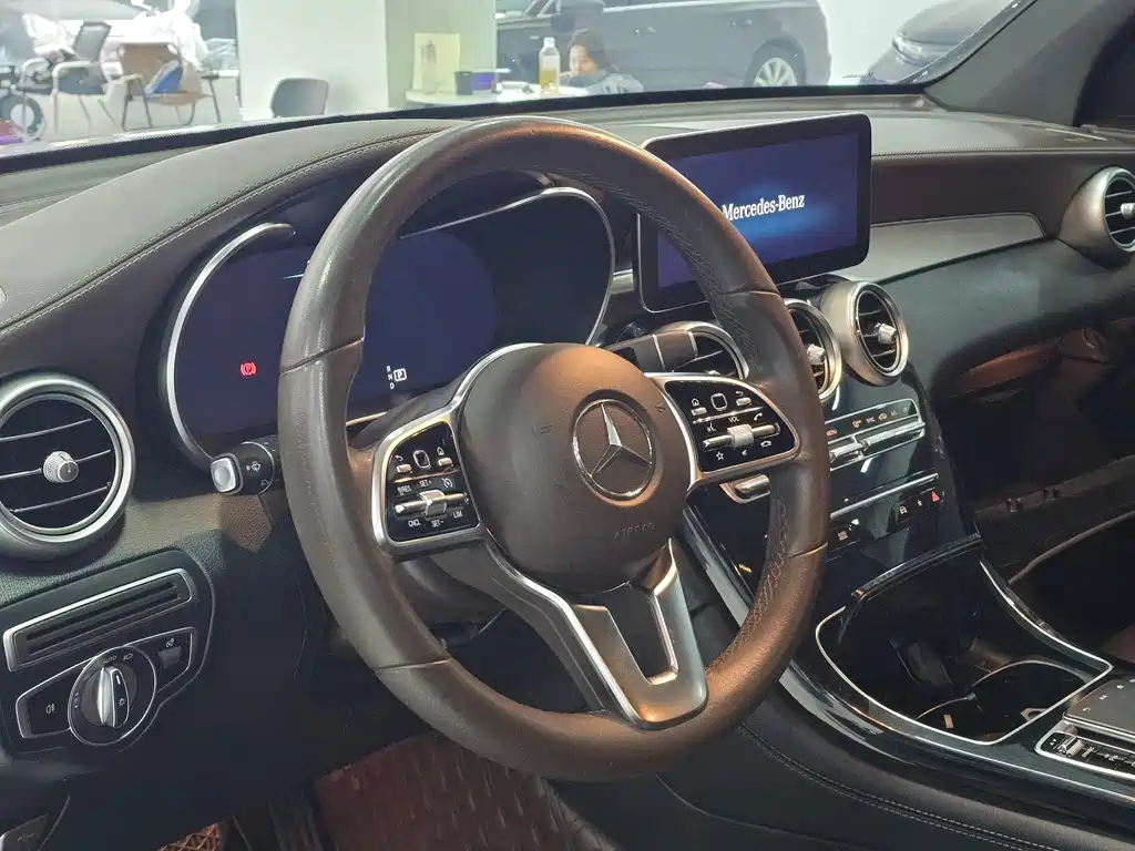 Mercedes-Benz GLC — миниатюра 5