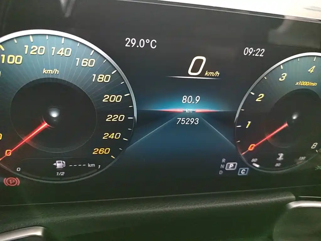 Mercedes-Benz GLB — миниатюра 17