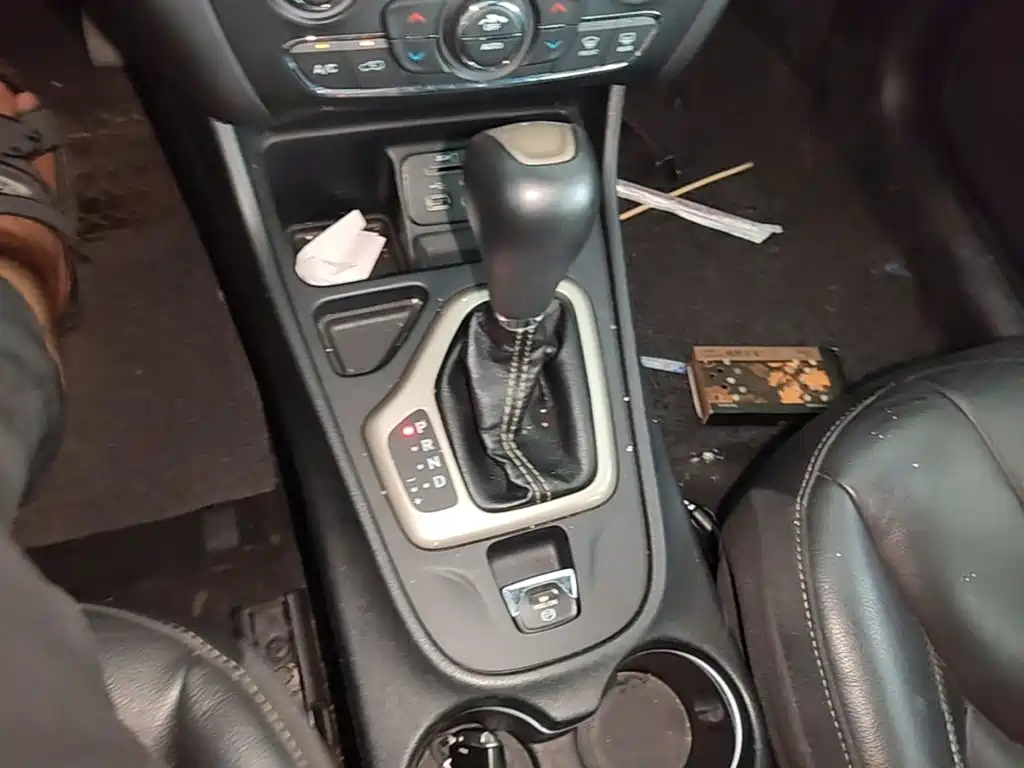 Jeep Cherokee — миниатюра 14