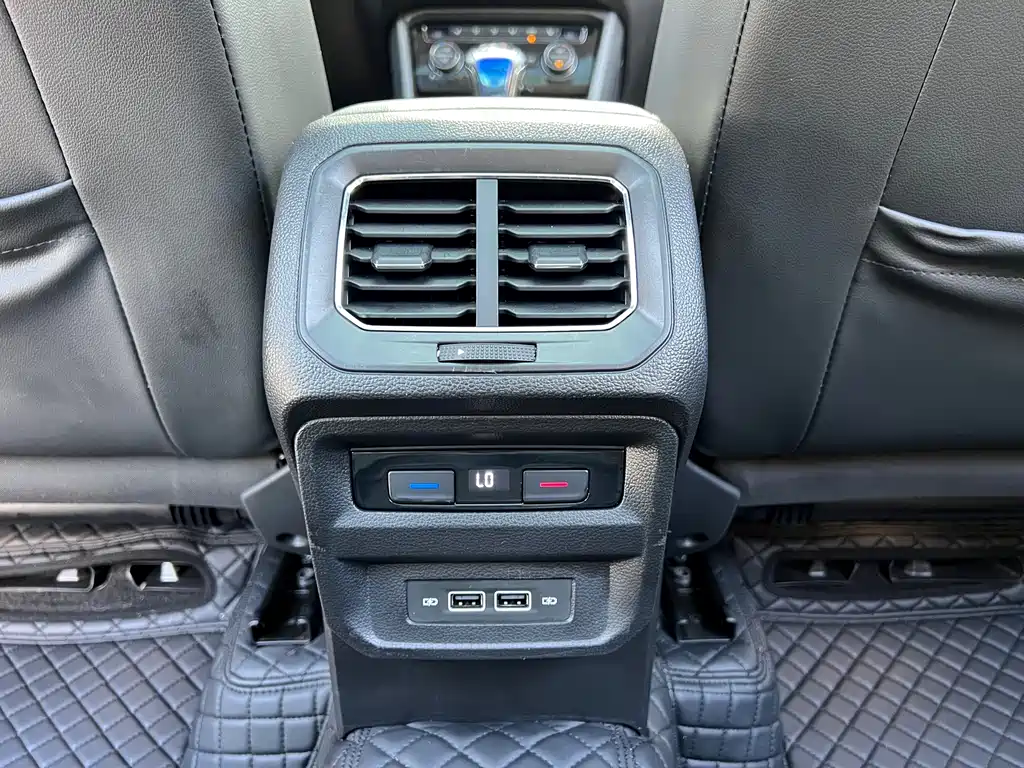 Volkswagen Tiguan L — миниатюра 17