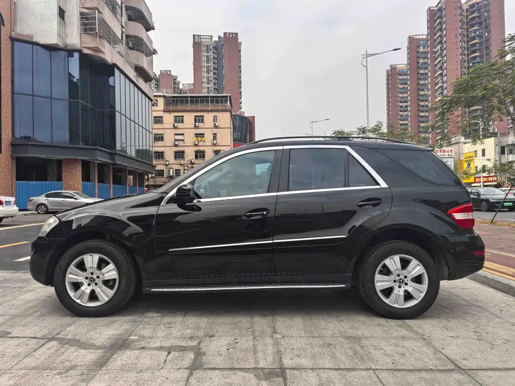 Mercedes-Benz M 2010 ML 300 4MATIC
