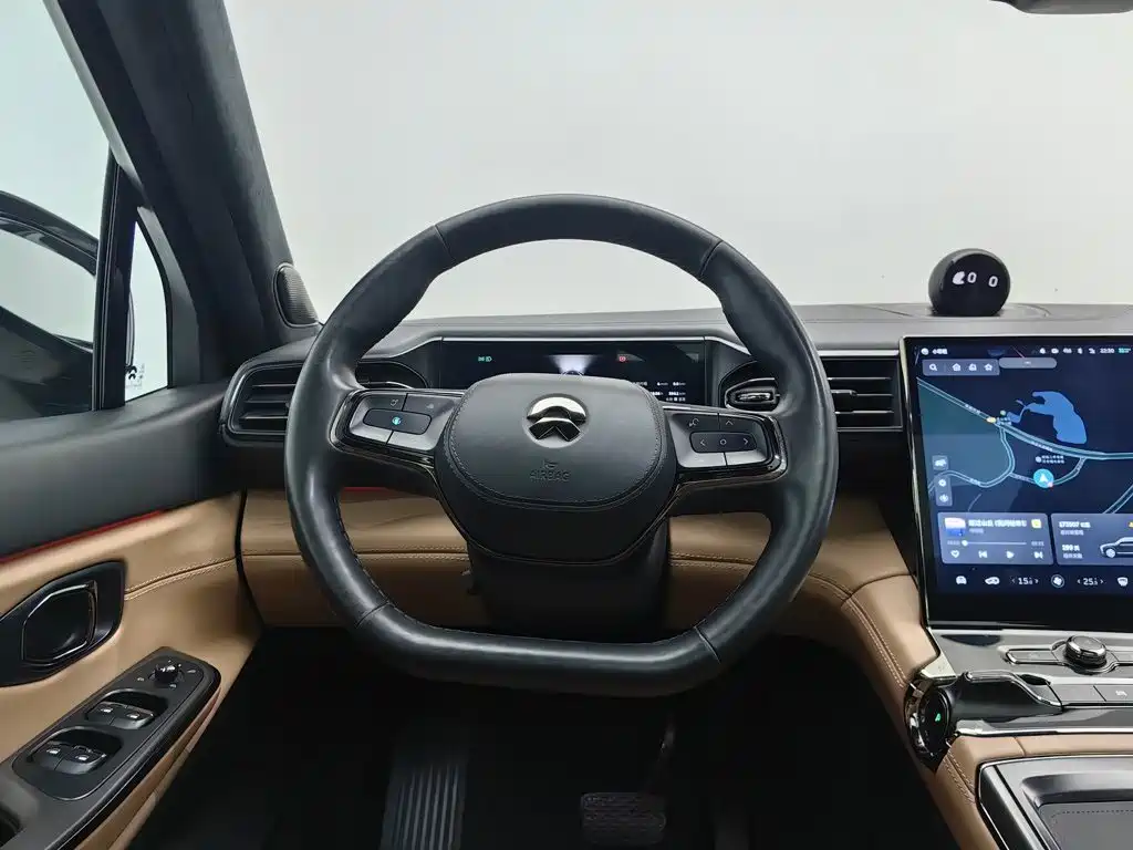 NIO ES8 — миниатюра 11