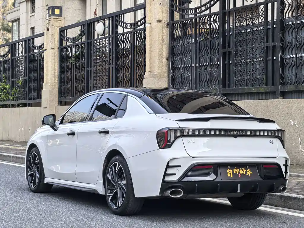 Lynk & Co 03 — миниатюра 14
