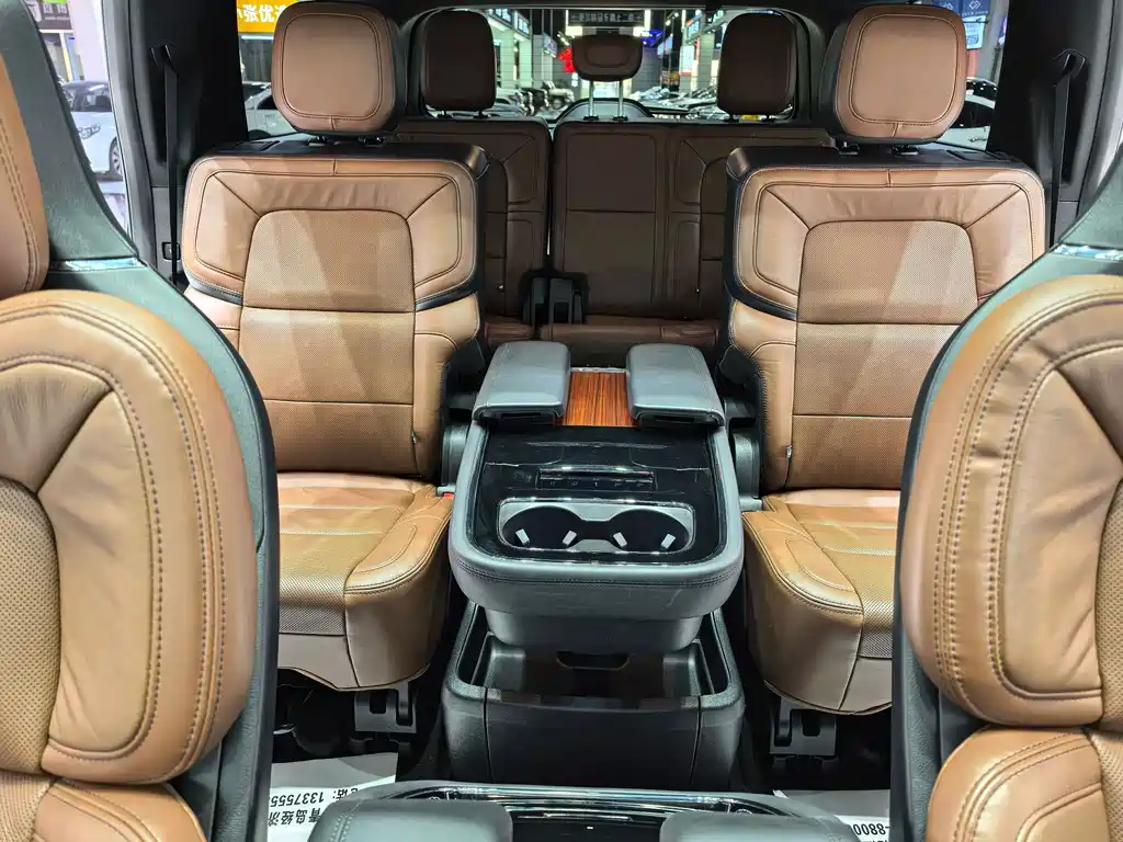 Lincoln Navigator — миниатюра 7