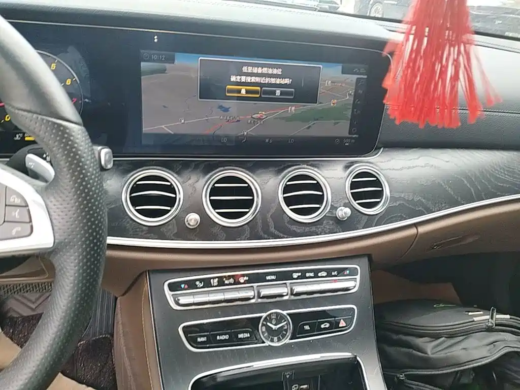 Mercedes-Benz E-Class — миниатюра 13