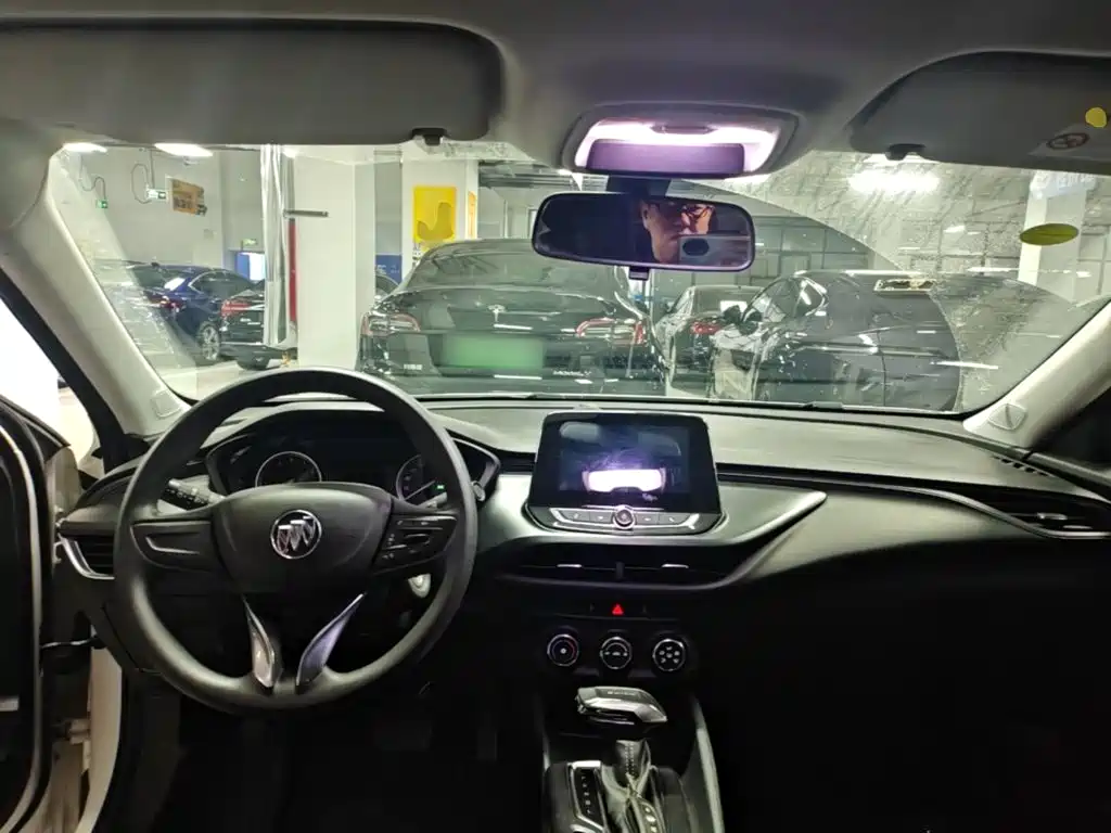 Buick Verano — миниатюра 10