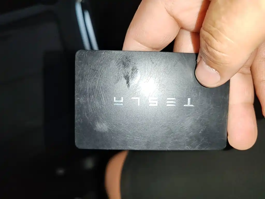 Tesla Model Y — миниатюра 9