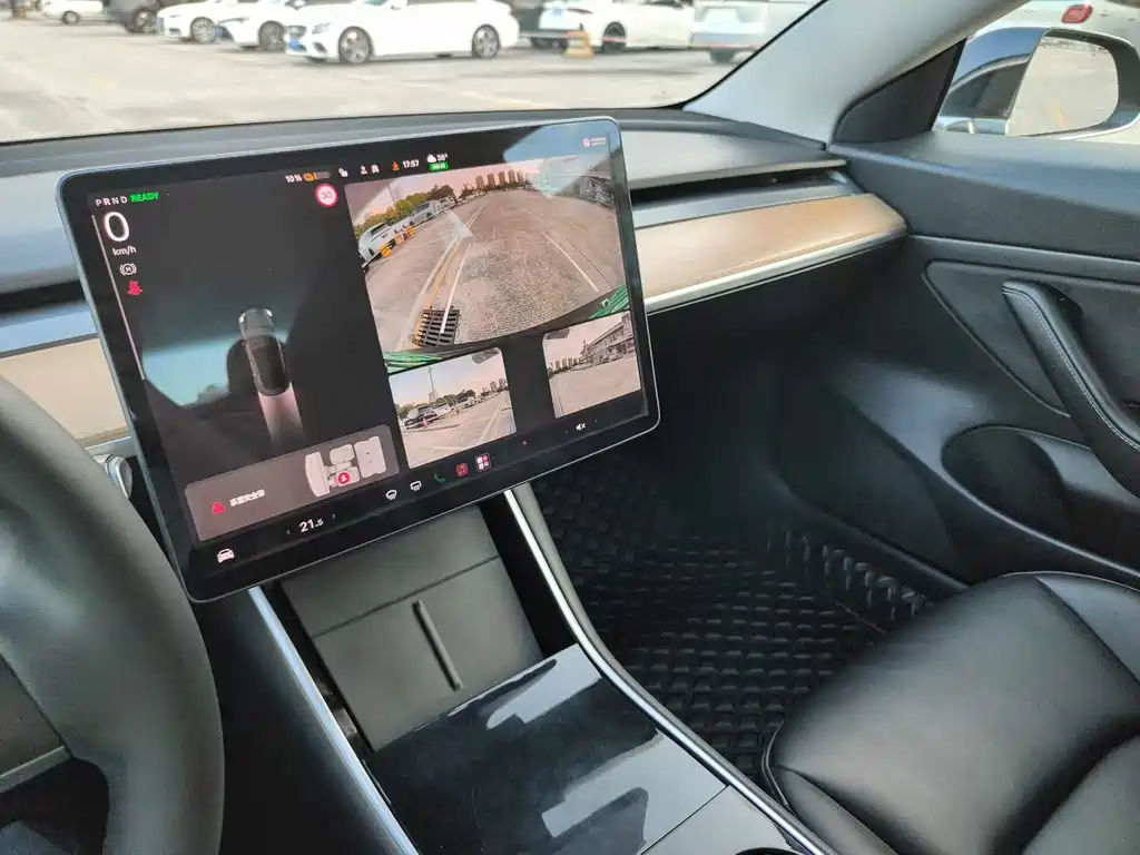 Tesla Model 3 — миниатюра 9