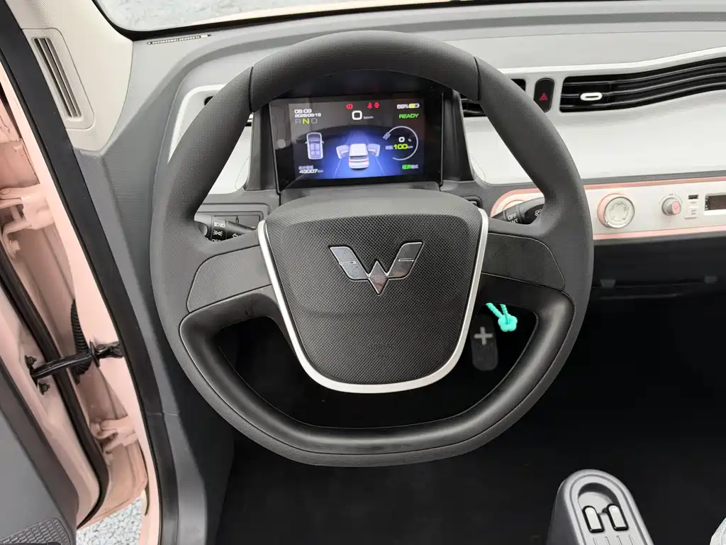Wuling MINIEV — миниатюра 5