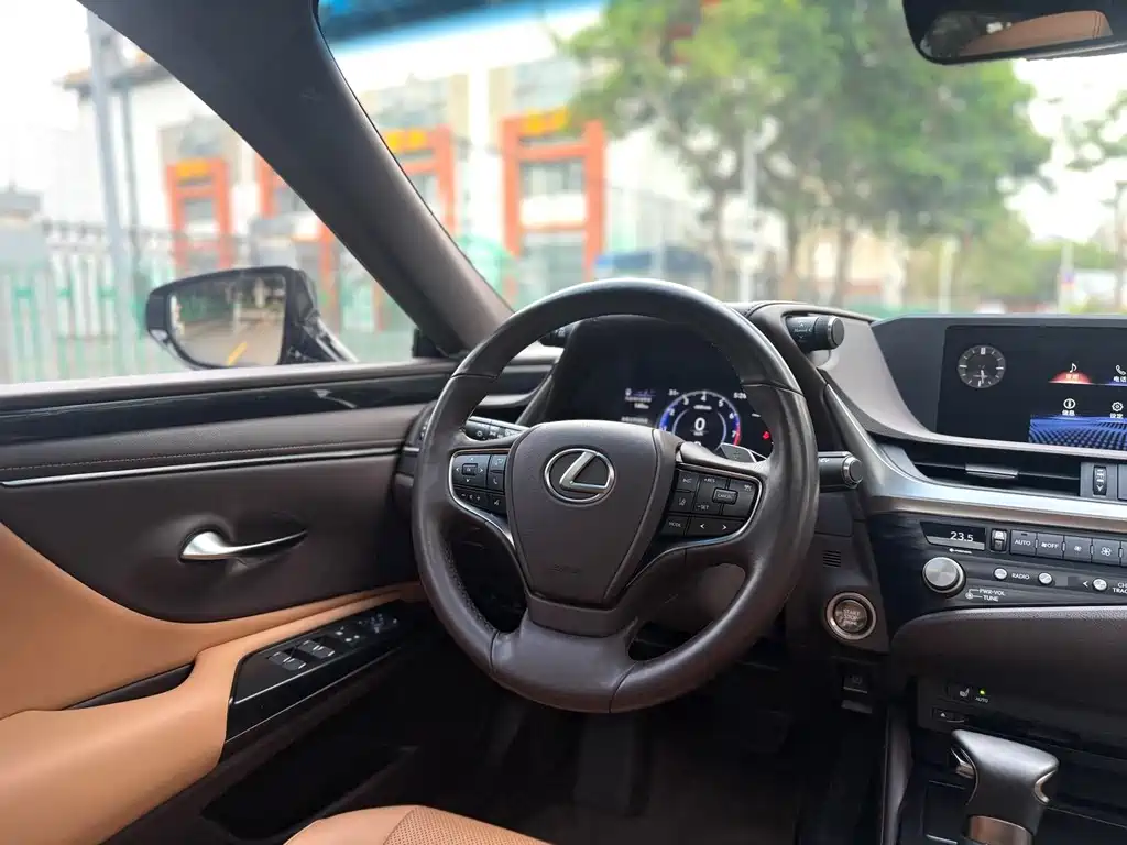 Lexus ES — миниатюра 5