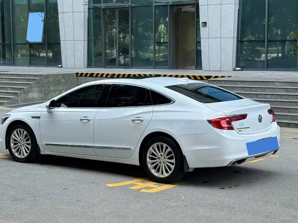 Buick LaCrosse — миниатюра 9