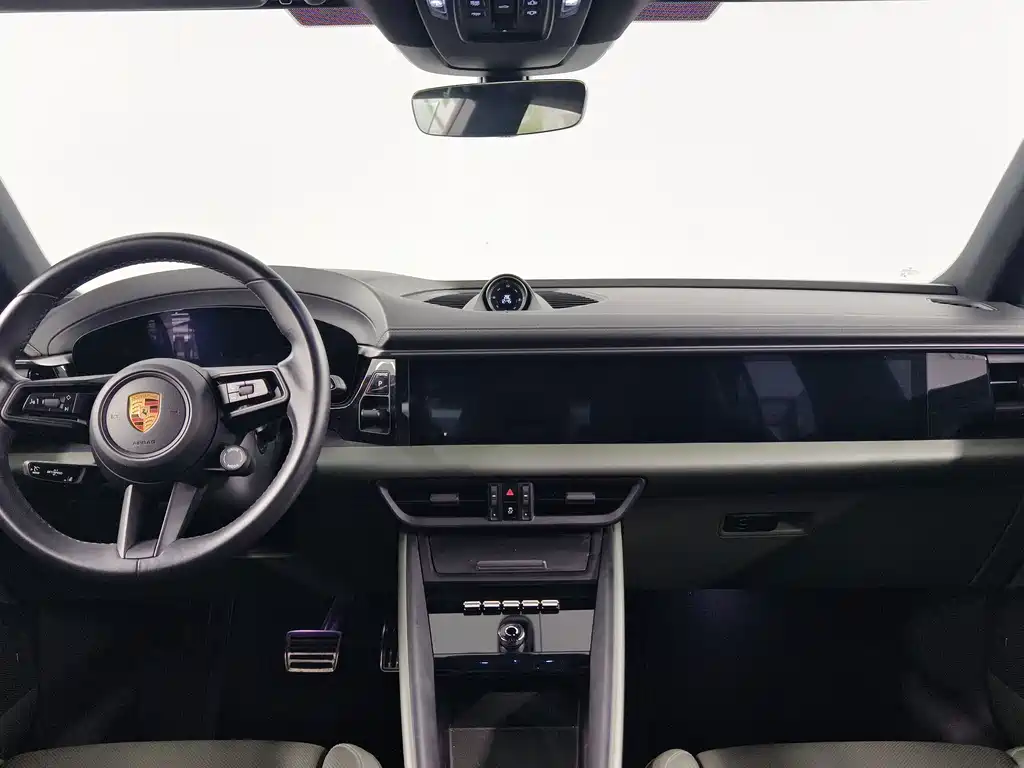 Porsche Macan EV — миниатюра 9