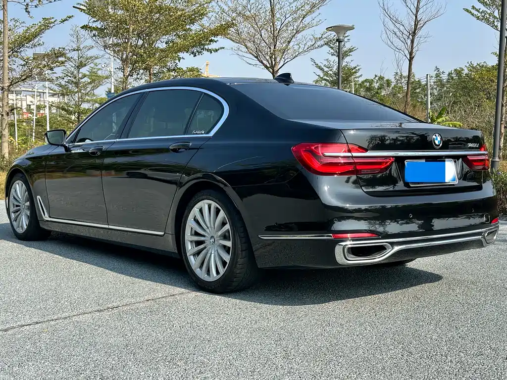 BMW 7 Series 7 2018 730Li Lead