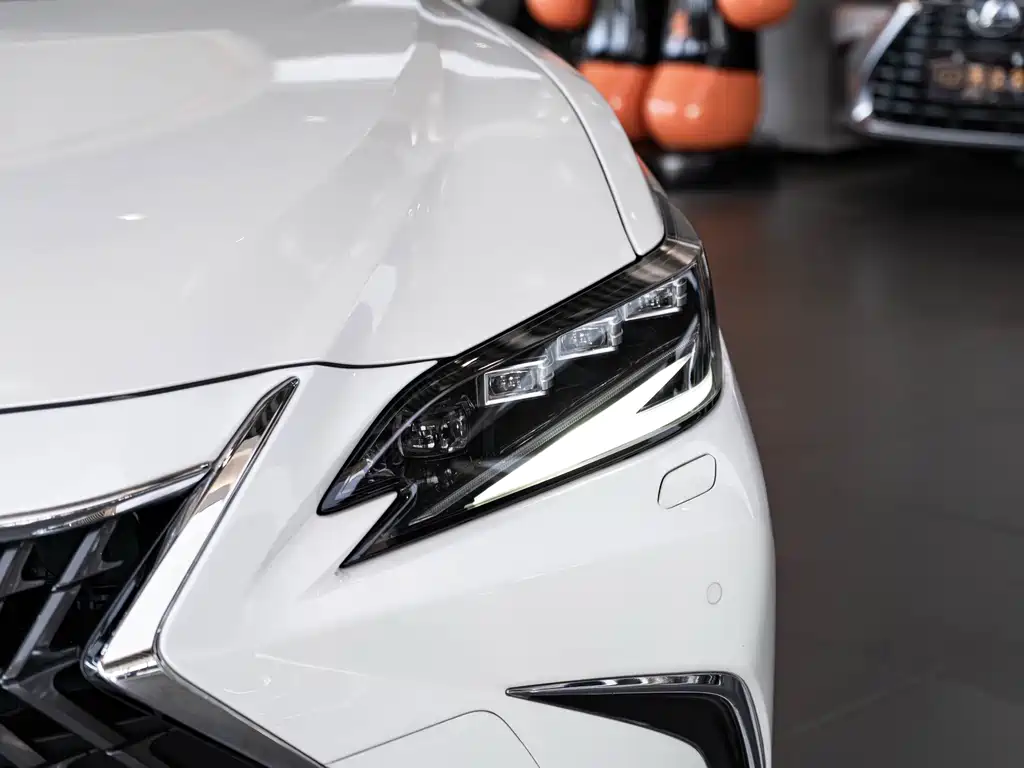 Lexus ES — миниатюра 6