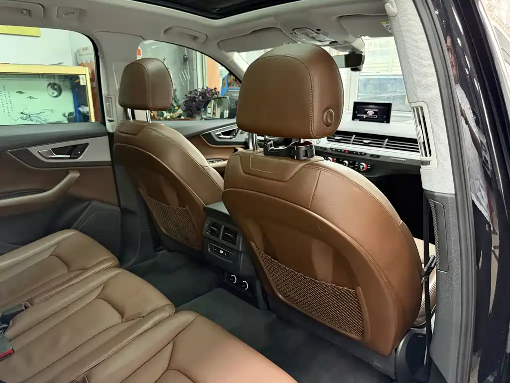 Audi Q7 — миниатюра 27