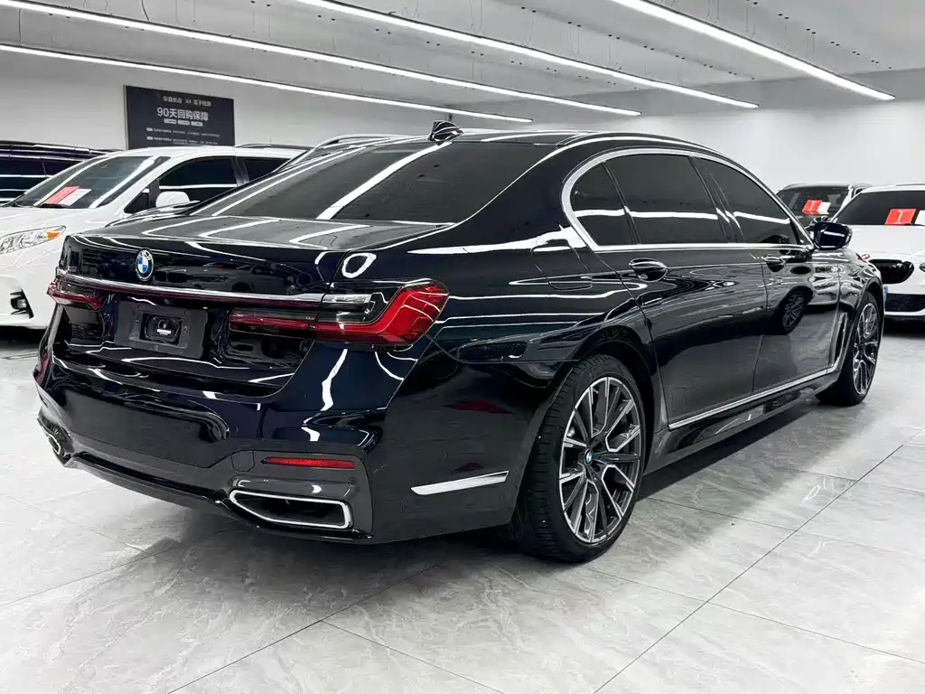 BMW 7 Series — миниатюра 6