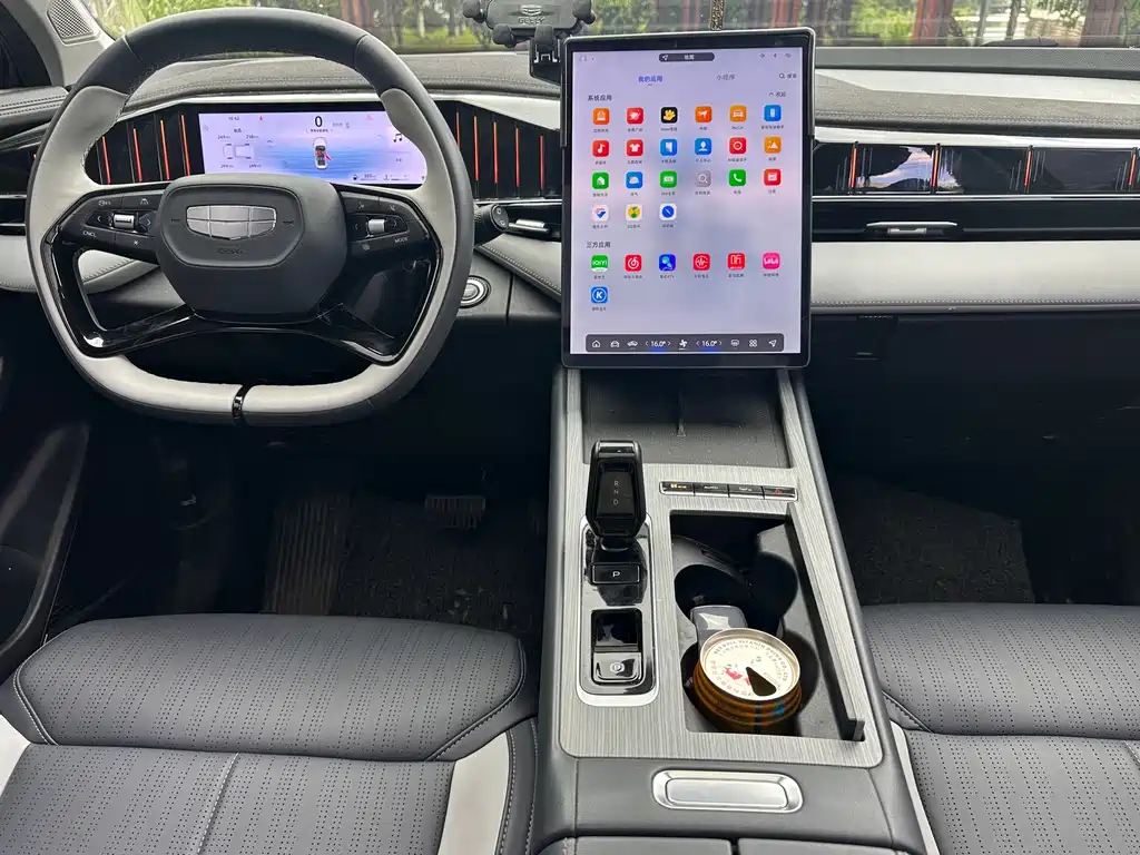 Geely Boyue L — миниатюра 15