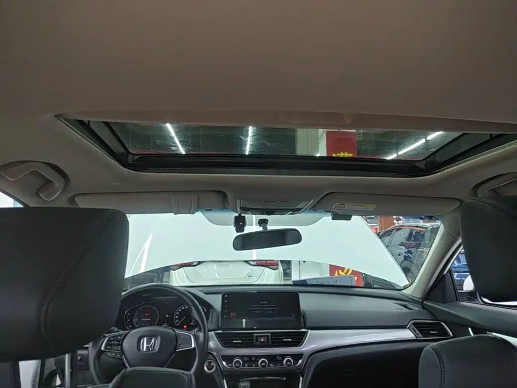 Honda Accord — миниатюра 18