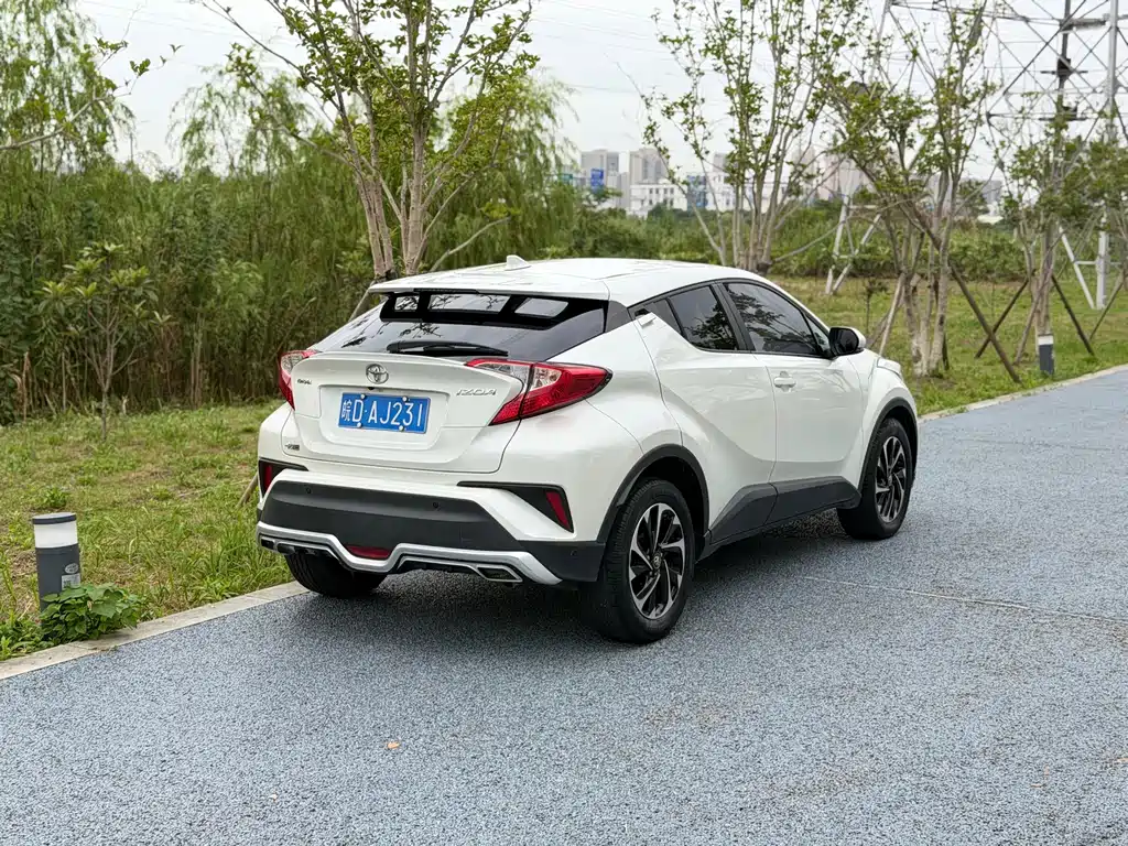 Toyota IZOA — миниатюра 8