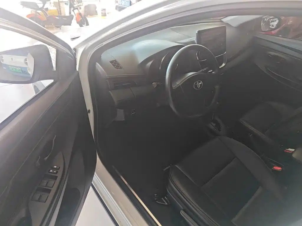 Toyota Yaris L — миниатюра 16