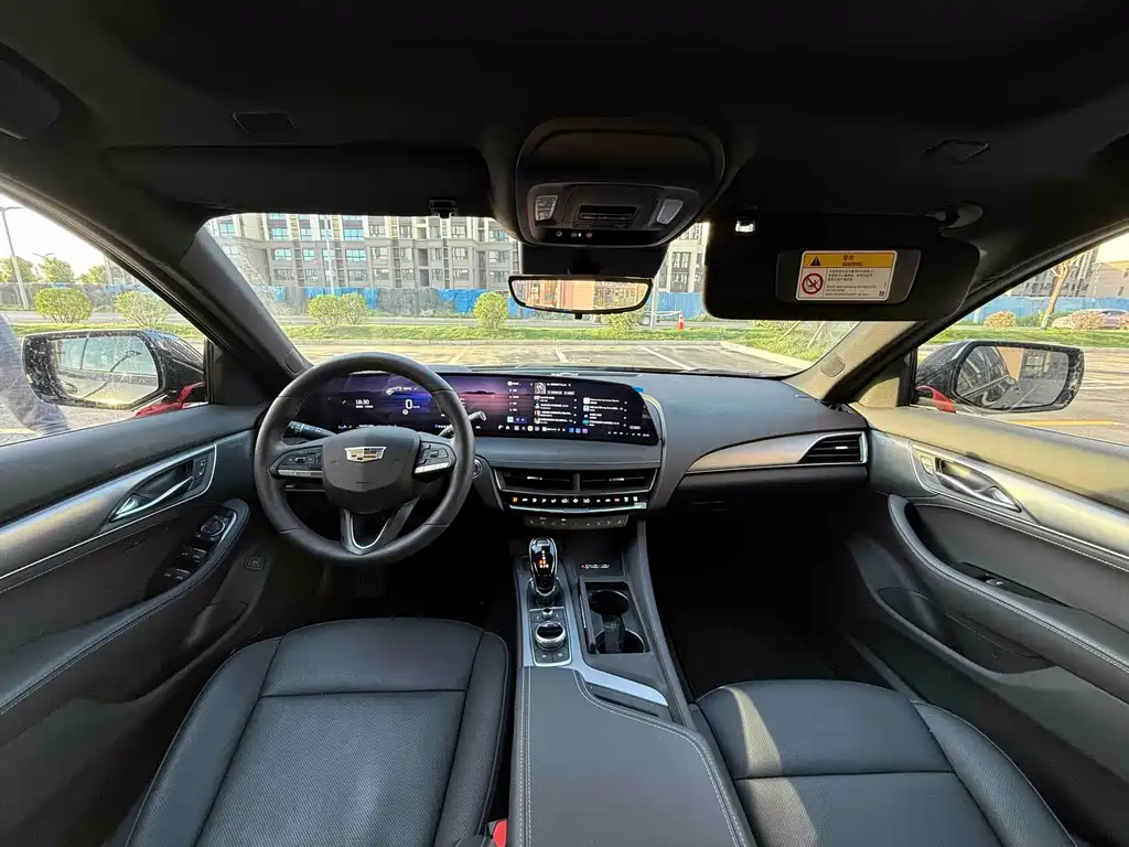 Cadillac CT5 — миниатюра 6