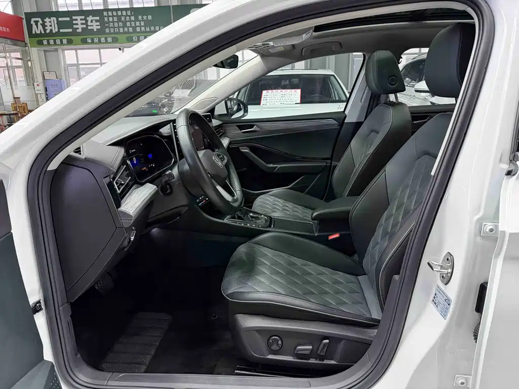 Volkswagen Sagitar 2023 280TSI DSG