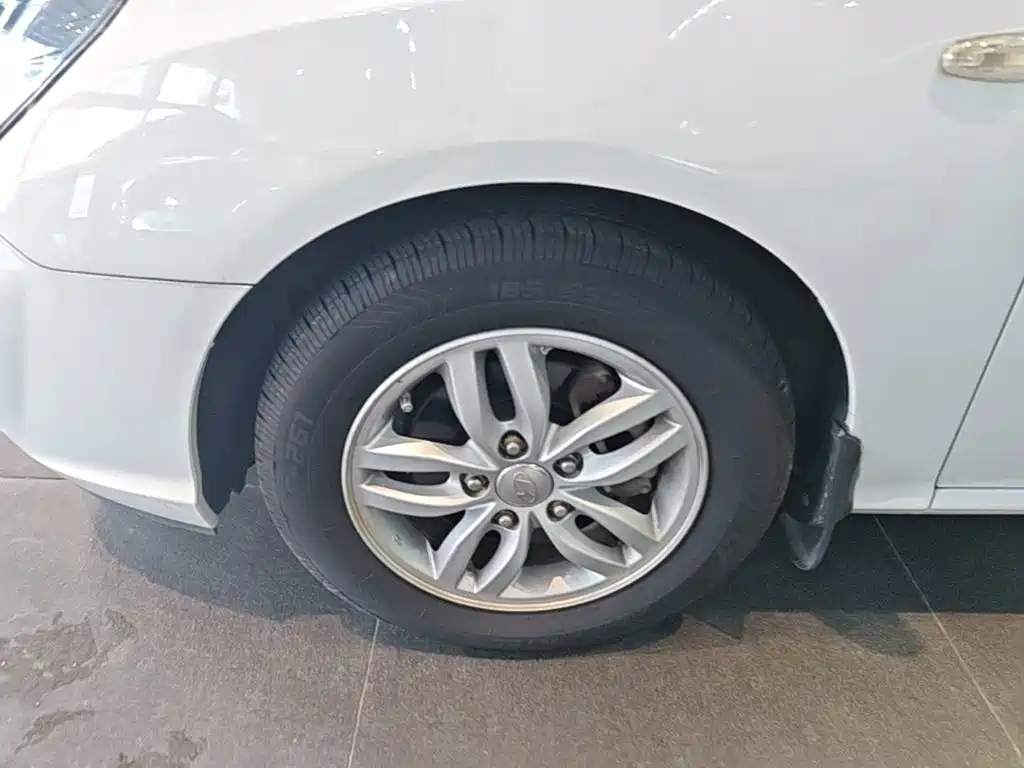 Hyundai Elantra — миниатюра 23
