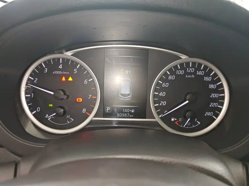 Nissan Tiida — миниатюра 12