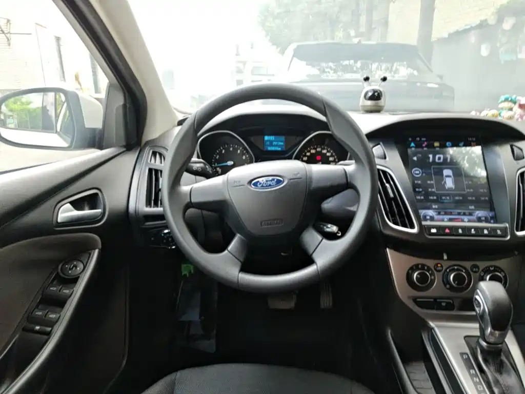 Ford Focus — миниатюра 11