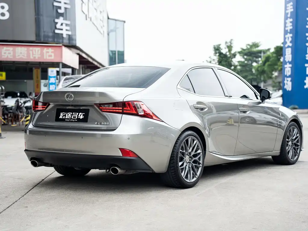 Lexus IS 2015 200t F SPORT