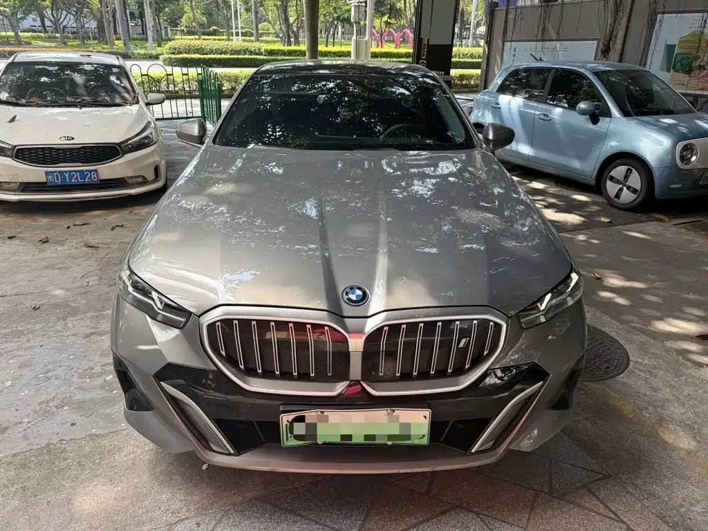 BMW i5 — миниатюра 2