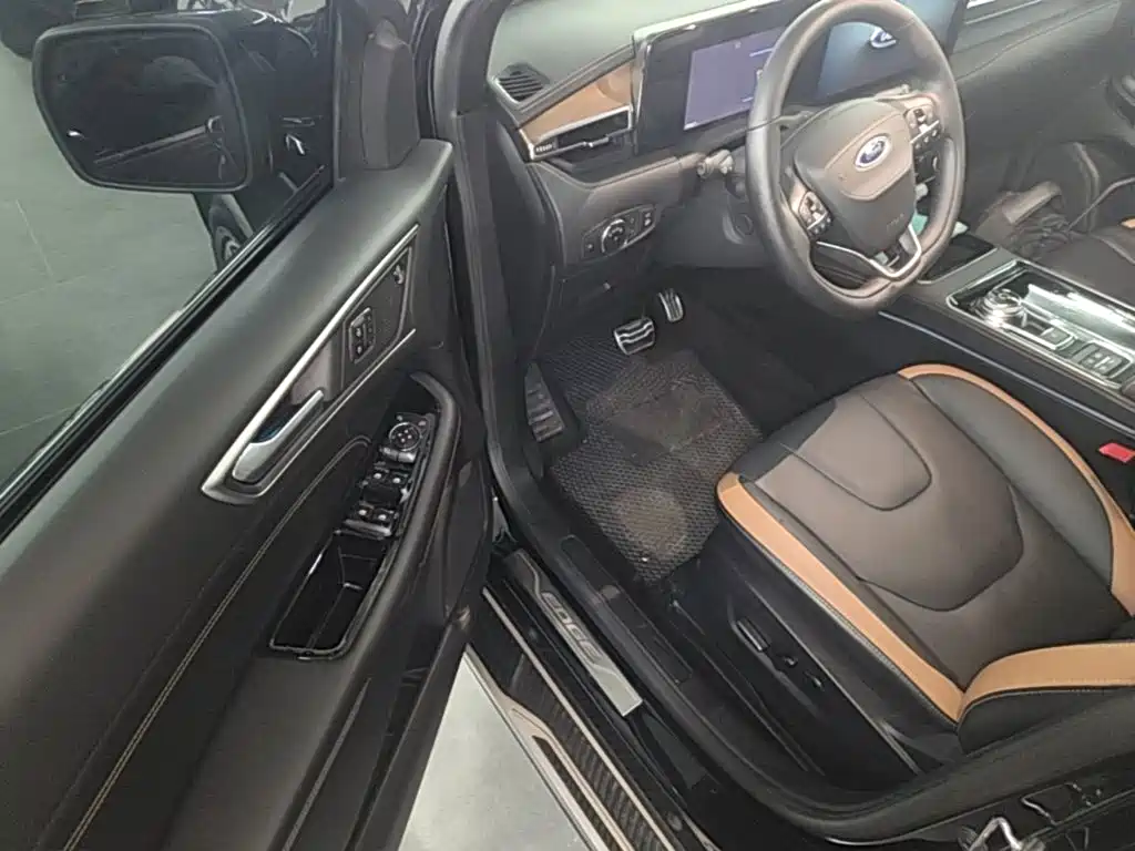 Ford Edge — миниатюра 16