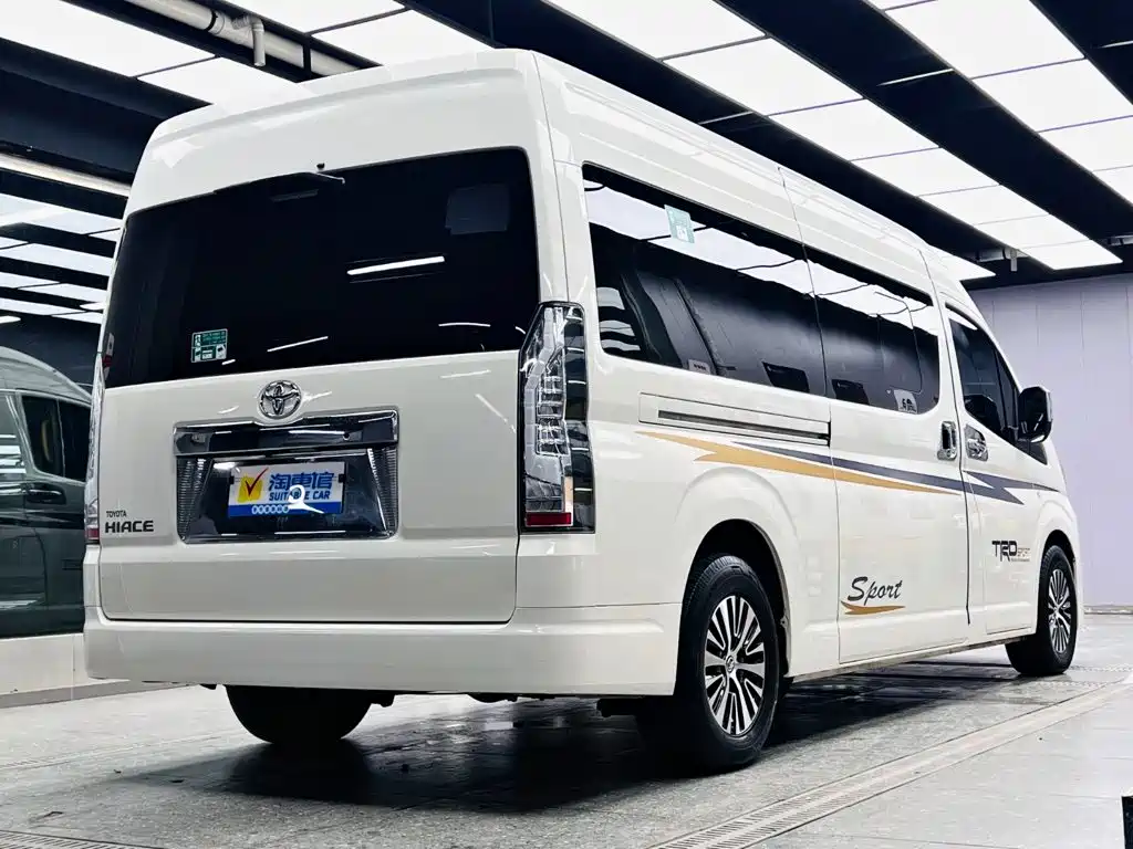 Toyota Hiace — миниатюра 4