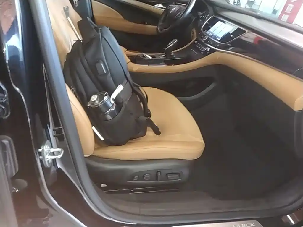 Buick LaCrosse — миниатюра 25